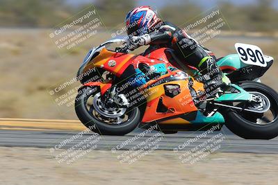media/Mar-21-2025-CVMA Friday Practice (Fri) [[30cd4fe323]]/5-Racer 4/Session 4 (Turn 16)/